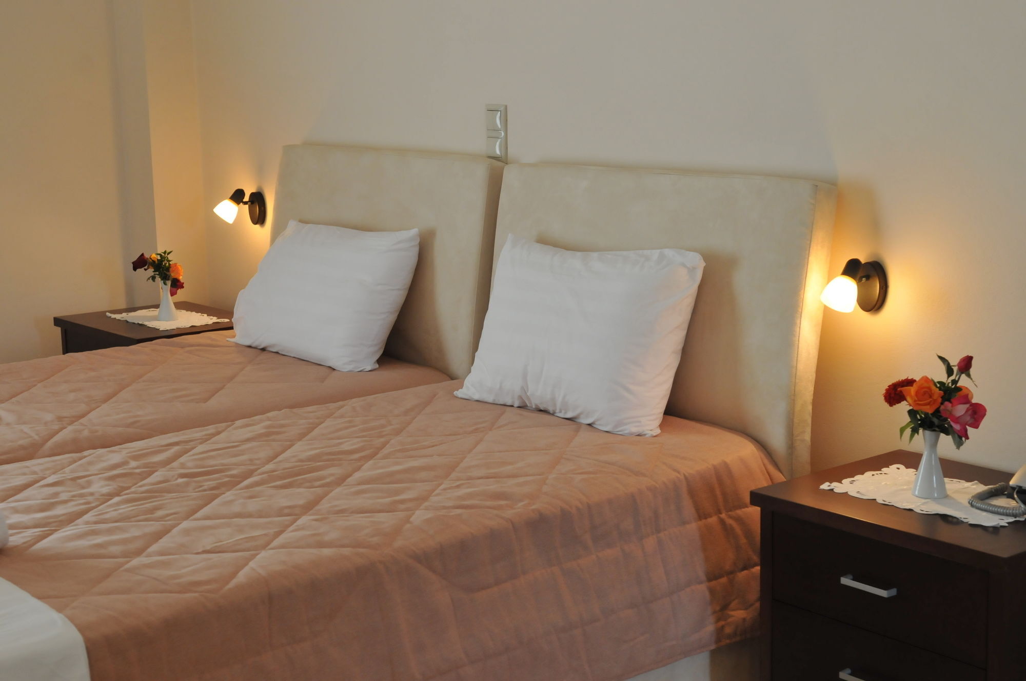 Finiki Plaza Aparthotel เมโธนี ภายนอก รูปภาพ