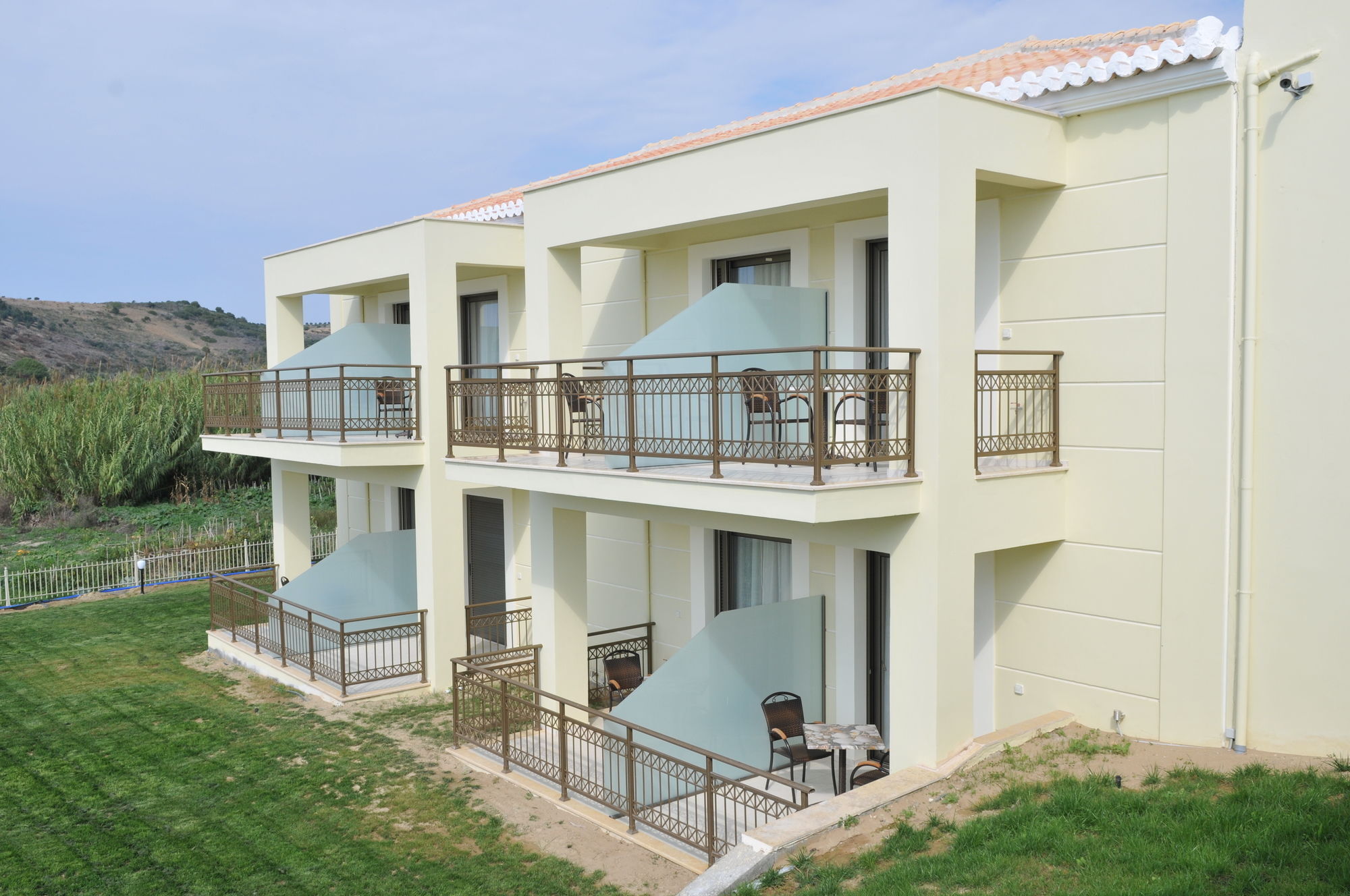 Finiki Plaza Aparthotel เมโธนี ภายนอก รูปภาพ